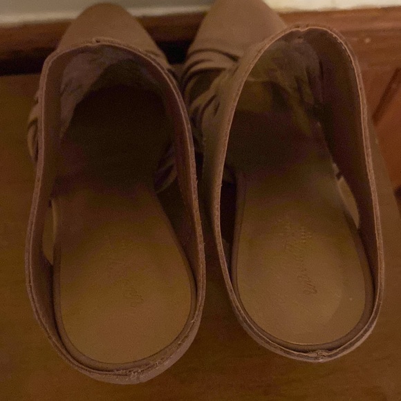 Universal Thread “Aiden Huarache" Brown Heeled Mules - Picture 8 of 9